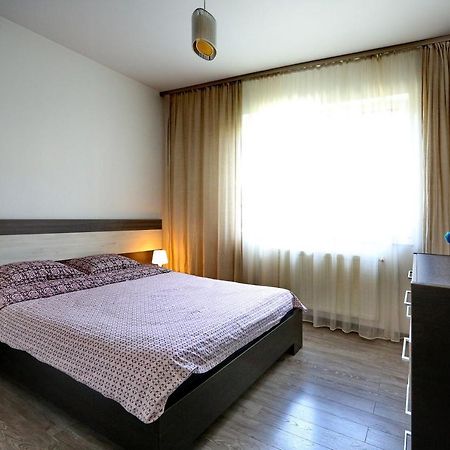 Bloc Izvor Lägenhet Piteşti Exteriör bild